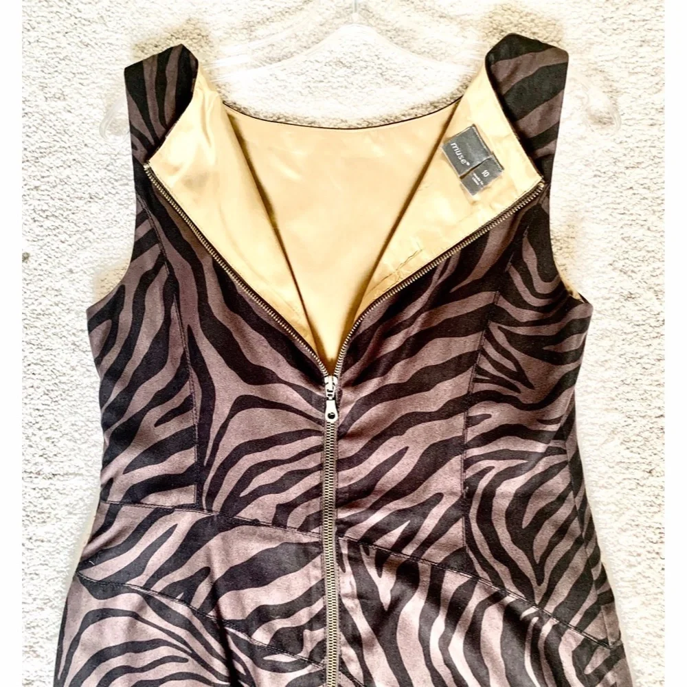 MUSE MULTI ZIPPER DRESS- SATIN ZEBRA PATTERN🦓 (SIZE: 10) - Picture 5 of 6